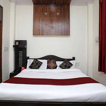 Oyo Stay The Castle Near M2K Cinemas Rohini Neu-Delhi Exterior foto
