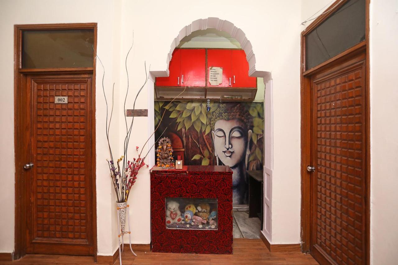 Oyo Stay The Castle Near M2K Cinemas Rohini Neu-Delhi Exterior foto