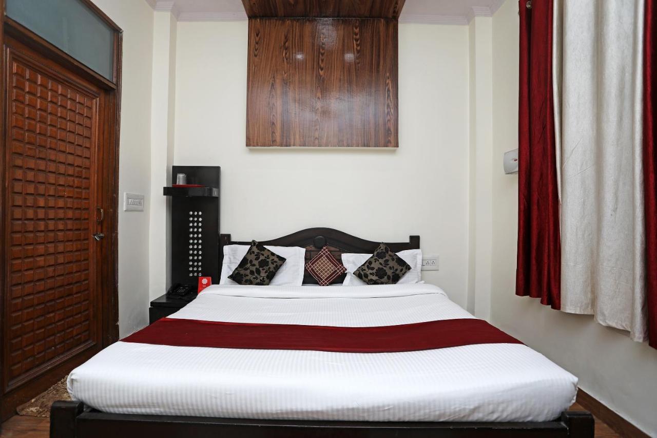 Oyo Stay The Castle Near M2K Cinemas Rohini Neu-Delhi Exterior foto